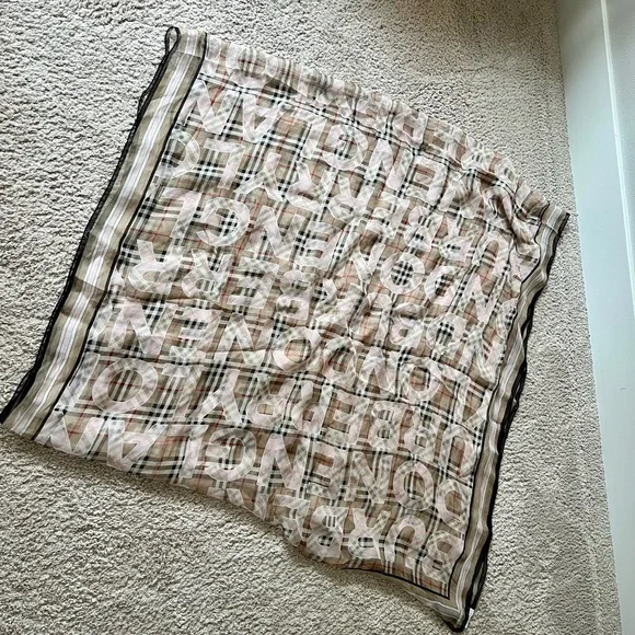 Burberry plaid light pink silk scarf, new. - Picture 2 of 10
